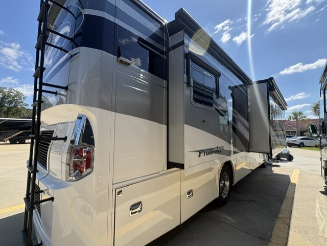 2018 TIFFIN PHAETON 36GH - Image 2