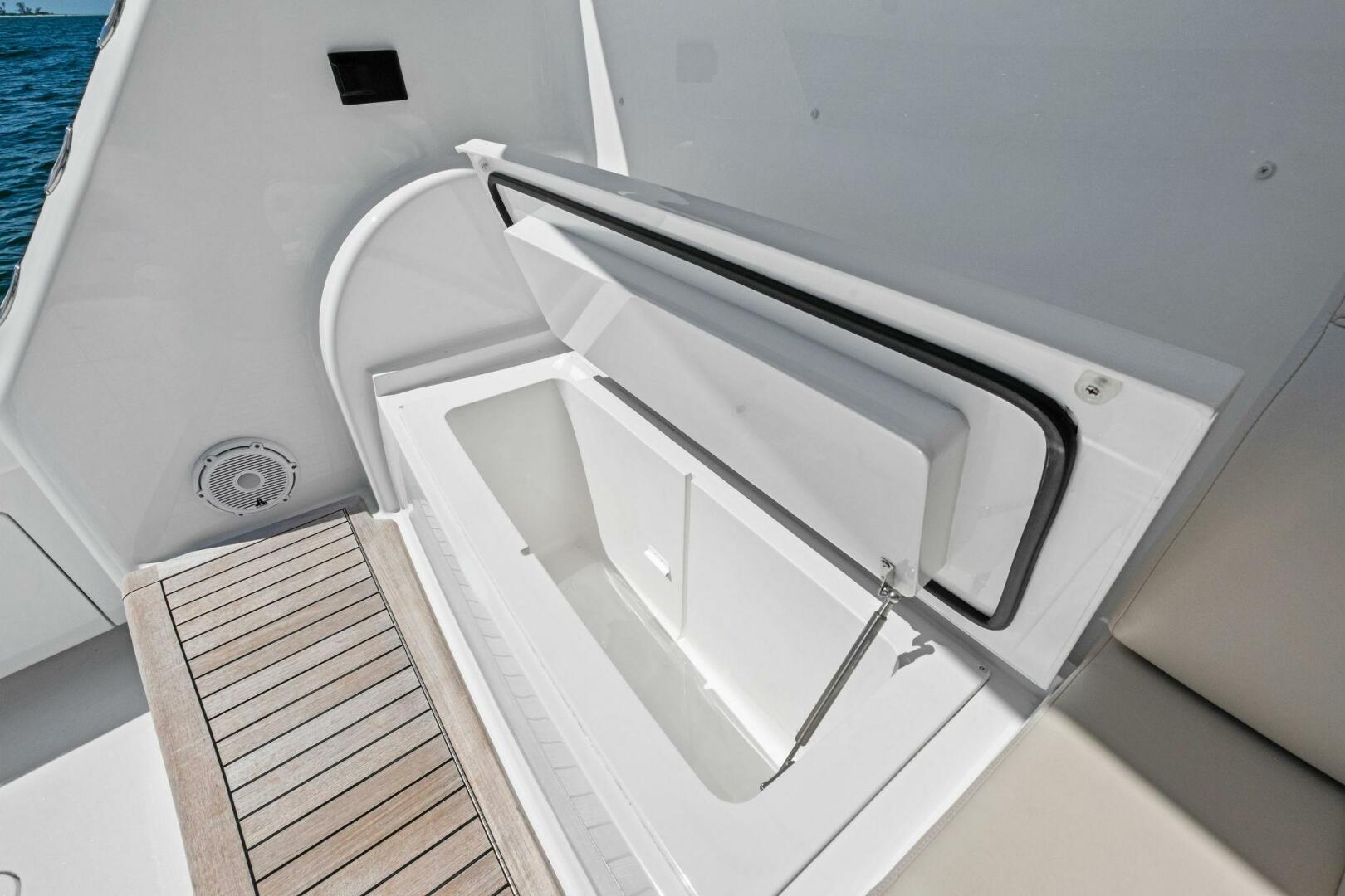 2025 Viking 58 Convertible - Image 48