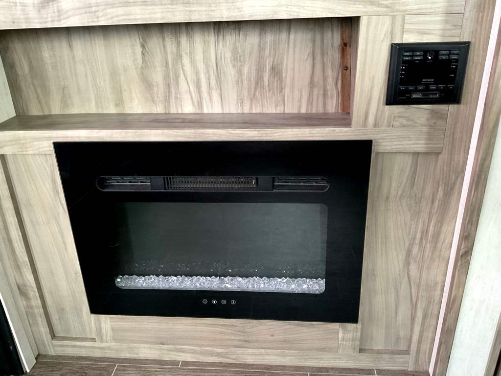 2022 FOREST RIVER ARTICWOLF M-3880 SUITE - Image 19