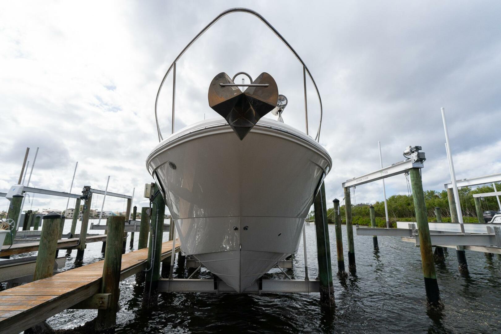 2016 Sea Ray 330 Sundancer - Image 40