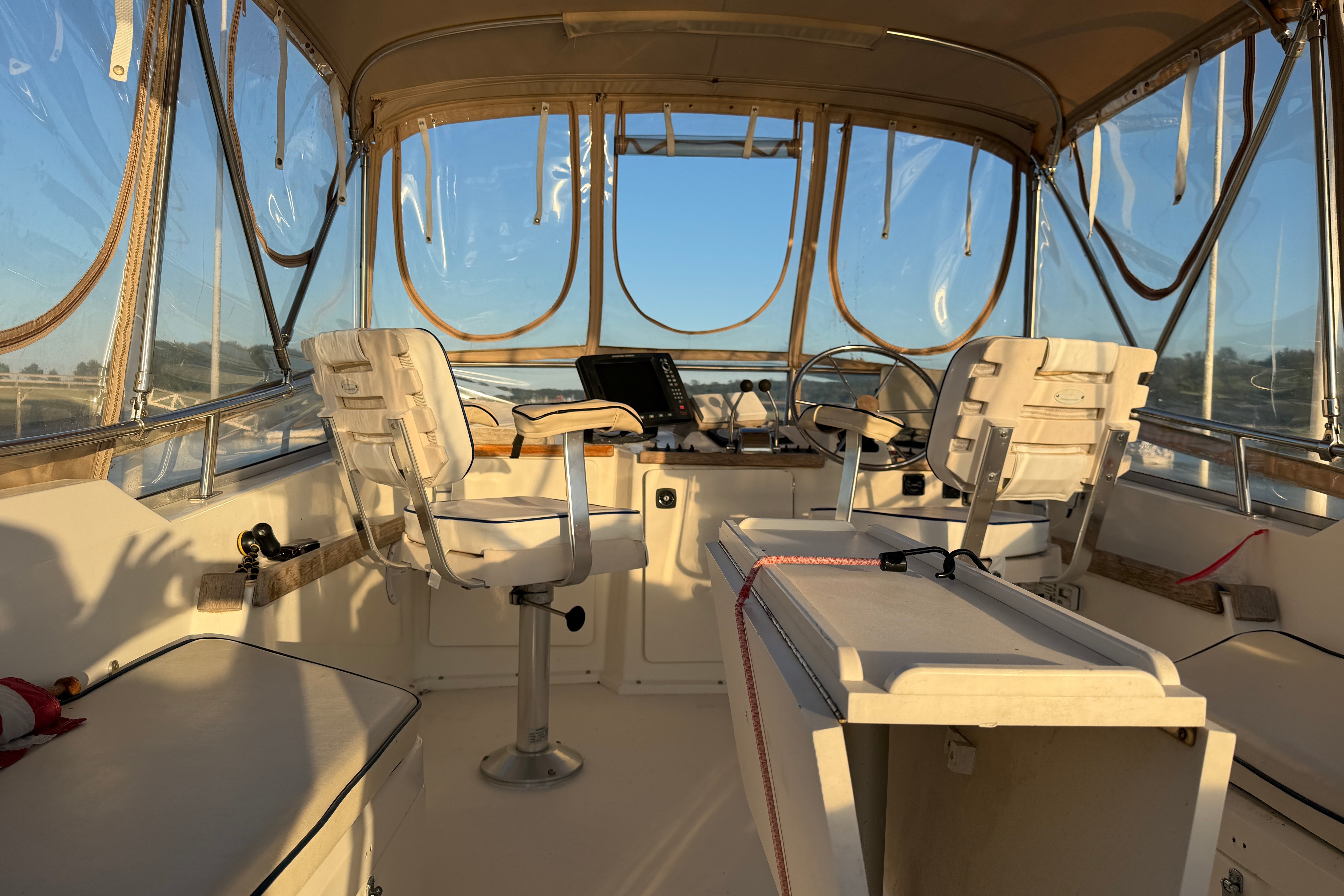 1998 Sabreline 36 AFT CABIN - Image 26