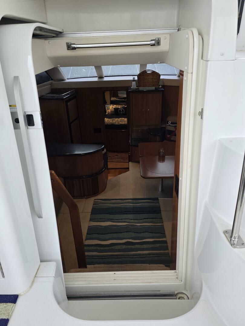 2002 Carver 444 Cockpit Motor Yacht - Image 21