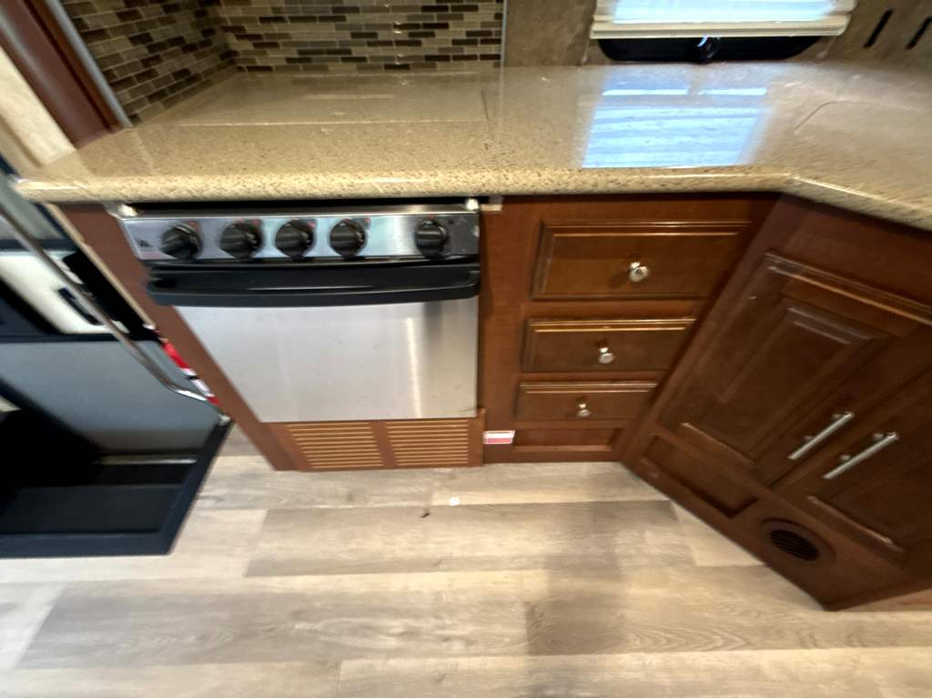 2016 FOREST RIVER GEORGETOWN 328TS - Image 18