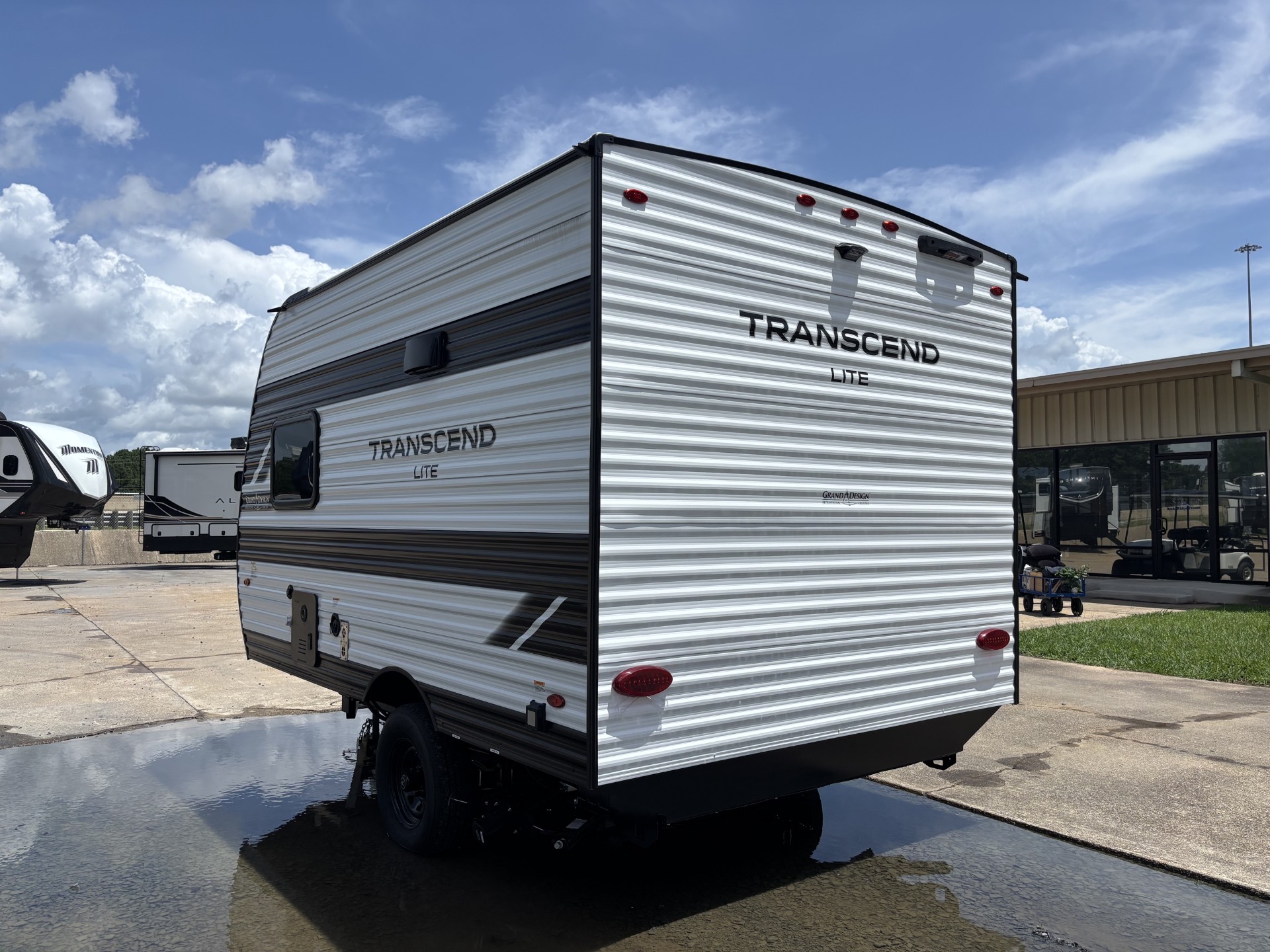 2027 Grand Design TRANSCEND ONE 121RBL - Image 6