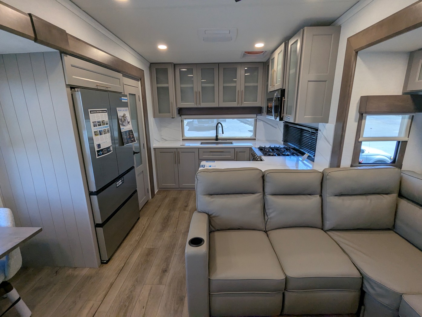 2026 Alliance RV Paradigm 312RK - Image 9