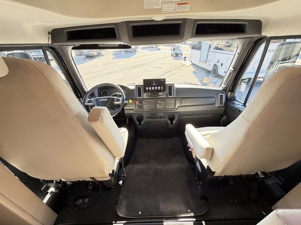 2026 THOR MOTOR COACH PASADENA 34XG - Image 12