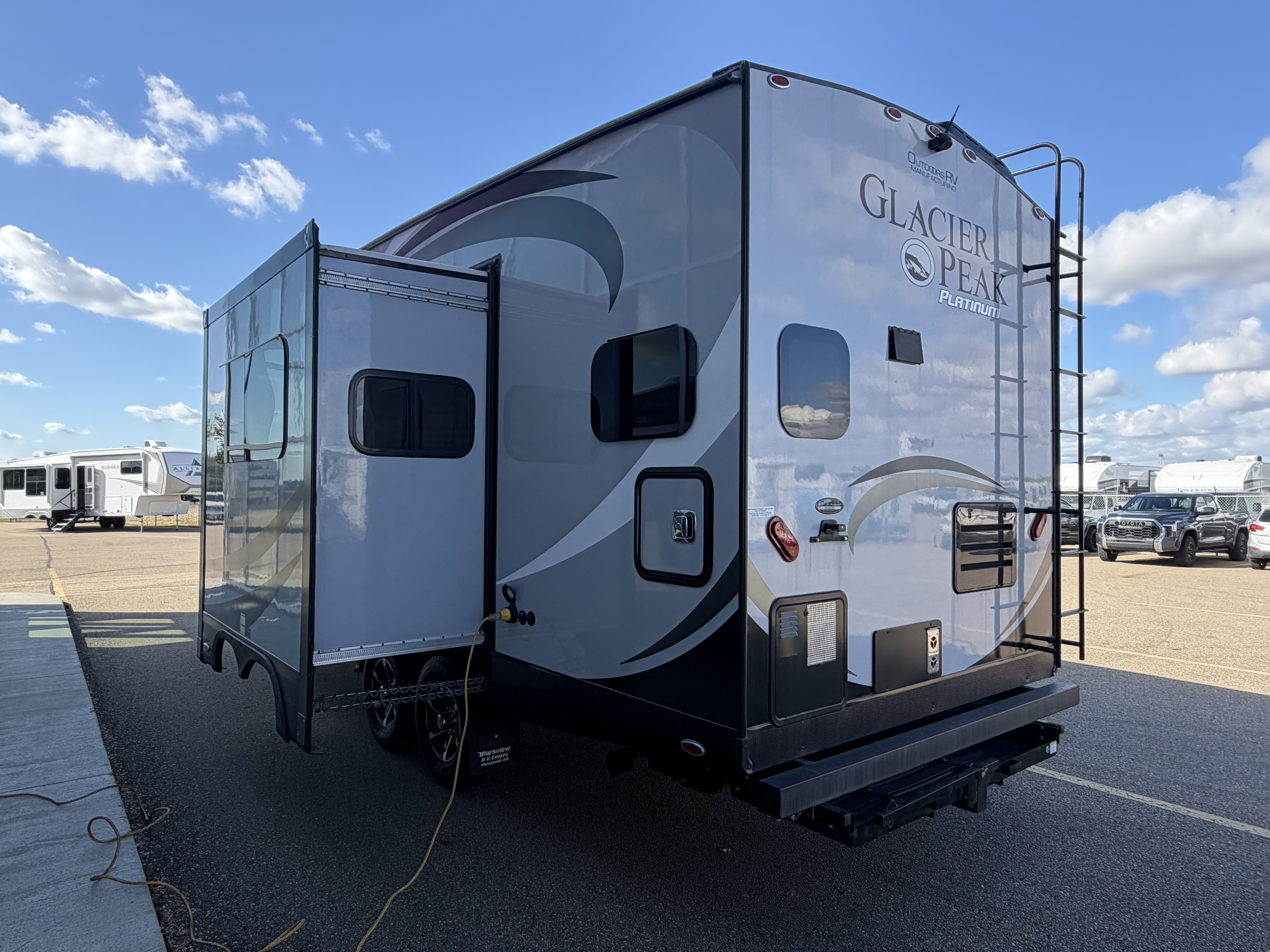 2016 OUTDOORS RV Mountain Series Glacier Peak 26RKS WALLOWA - Image 9