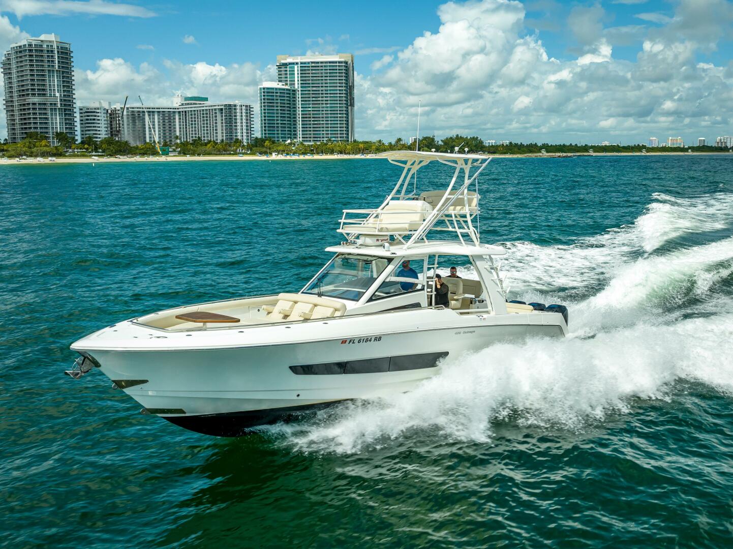 2016 Boston Whaler - Image 36