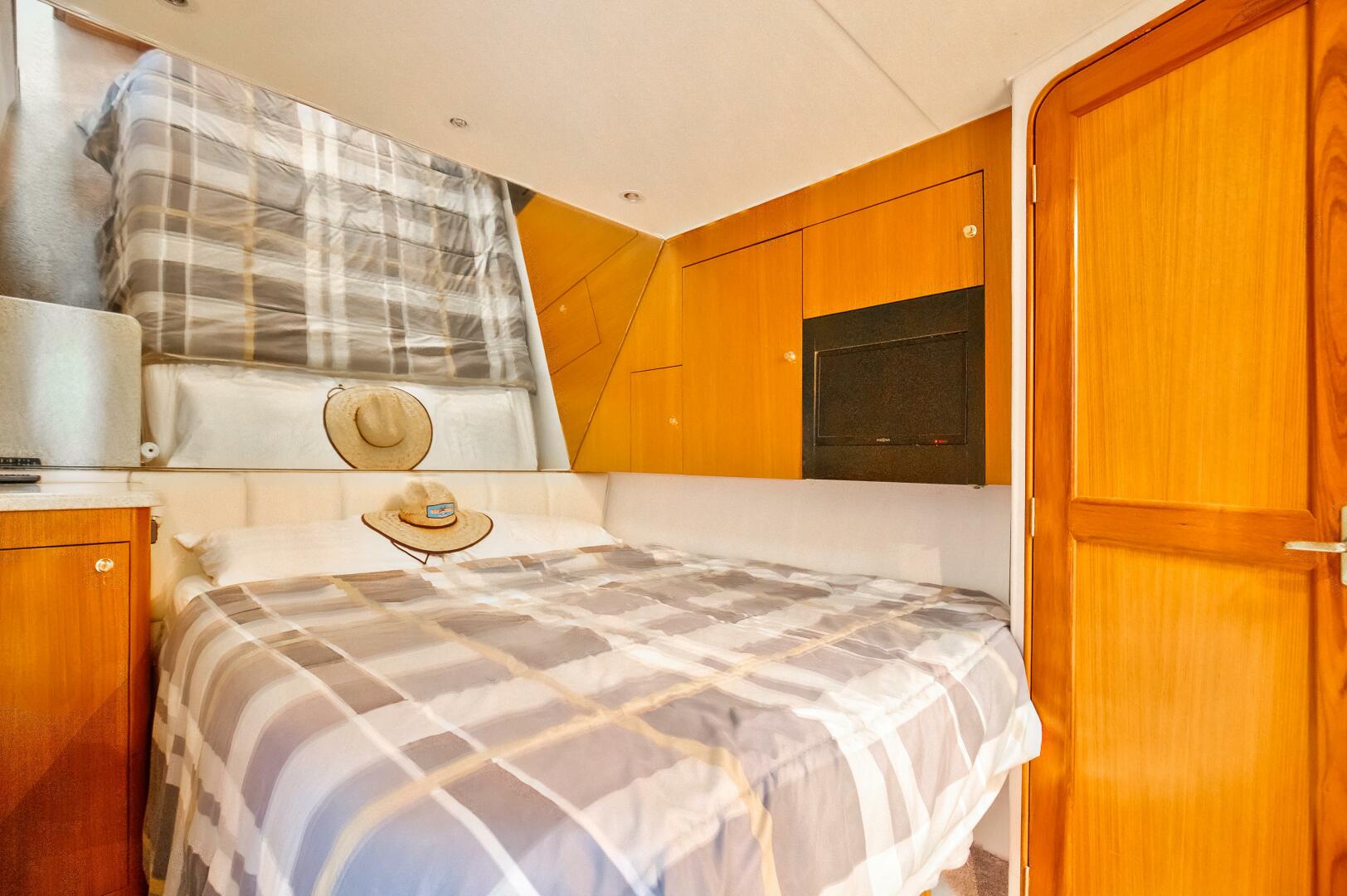 1999 Ocean Yachts 48 Super Sport - Image 10