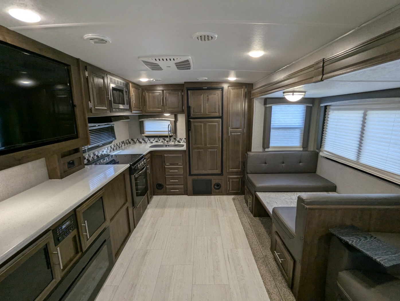 2021 Forest River Rockwood Ultra Lite 2902SW - Image 26