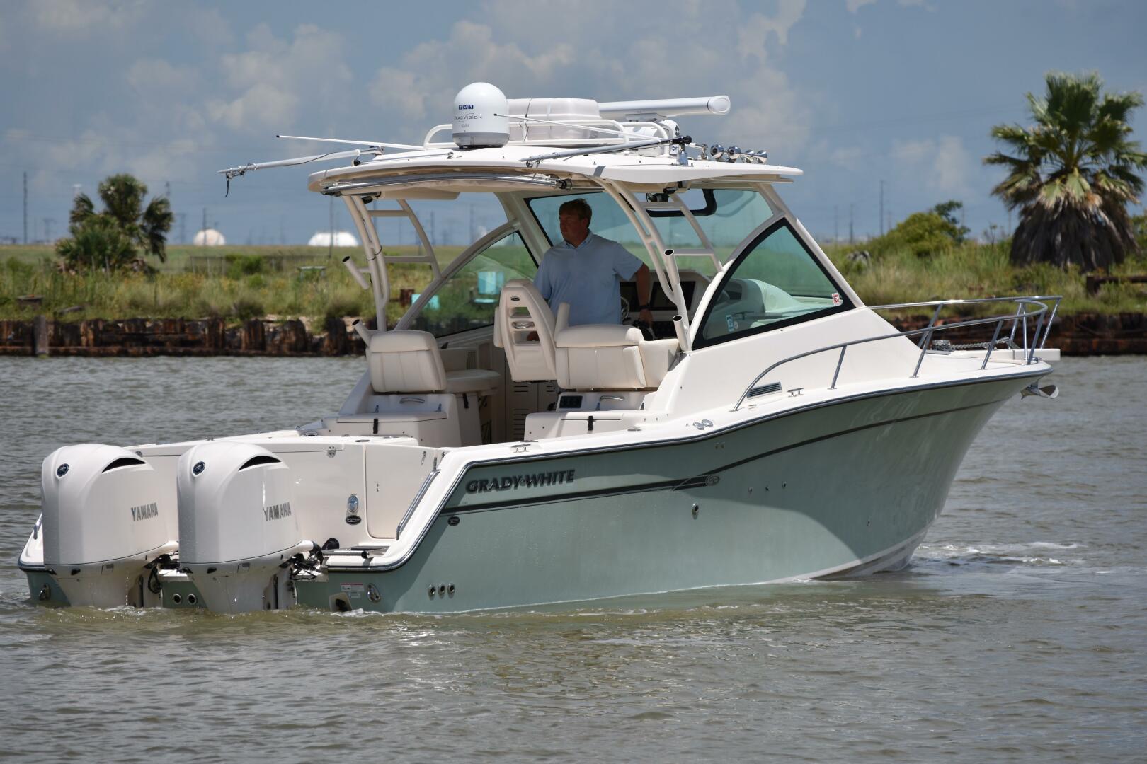 2016 Grady-White 330 Express - Image 55