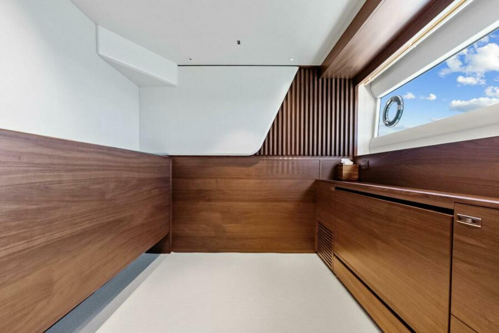2024 Princess Y72 Motor Yacht - Image 25