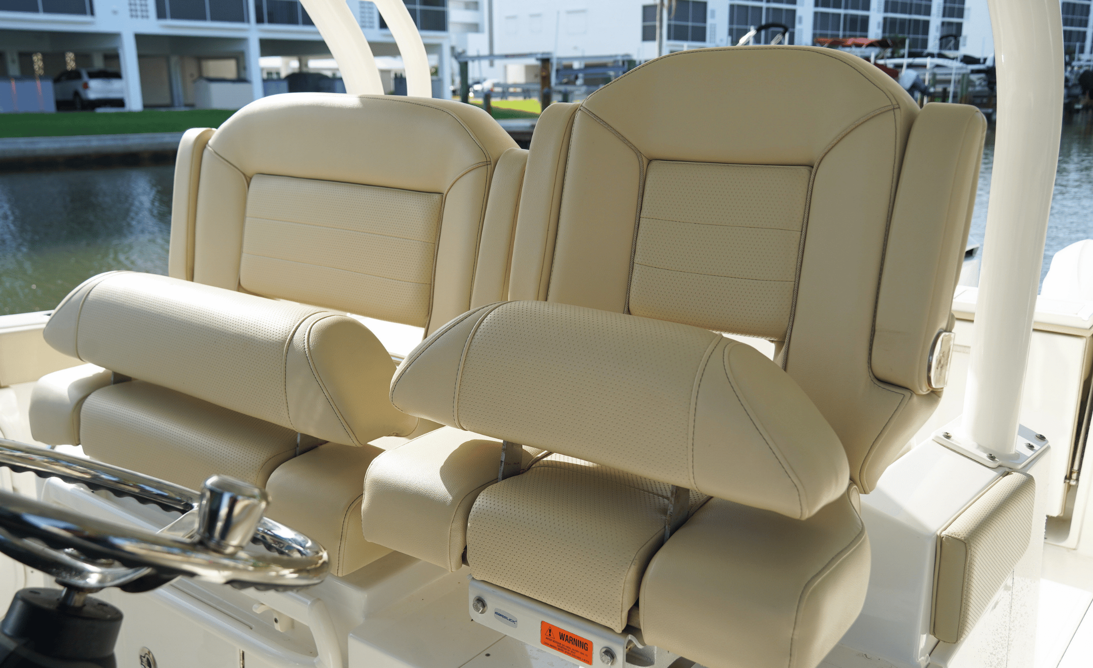 2020 PURSUIT S328 - Image 43