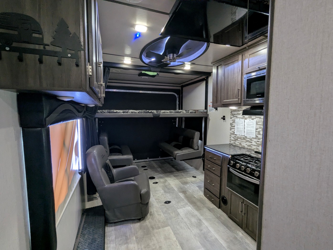 2021 PACIFIC COACHWORKS BLAZEN 2614 - Image 29