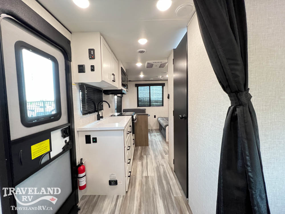 2025 Jayco Jay Flight SLX 210QBW - Image 3