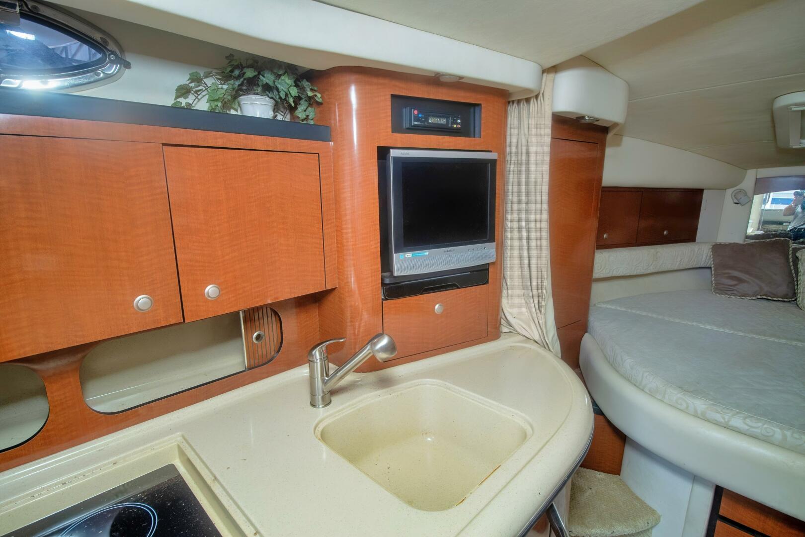 2005 Sea Ray 340 Sundancer - Image 14