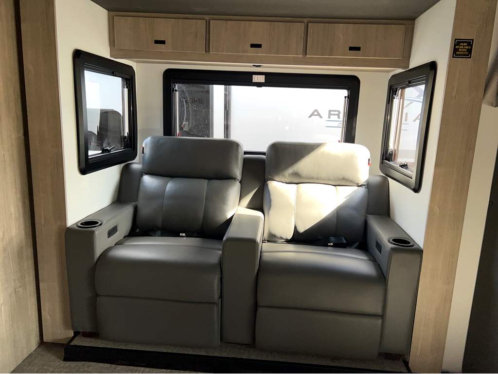 2026 Grand Design Lineage Series M 25TK - Image 14