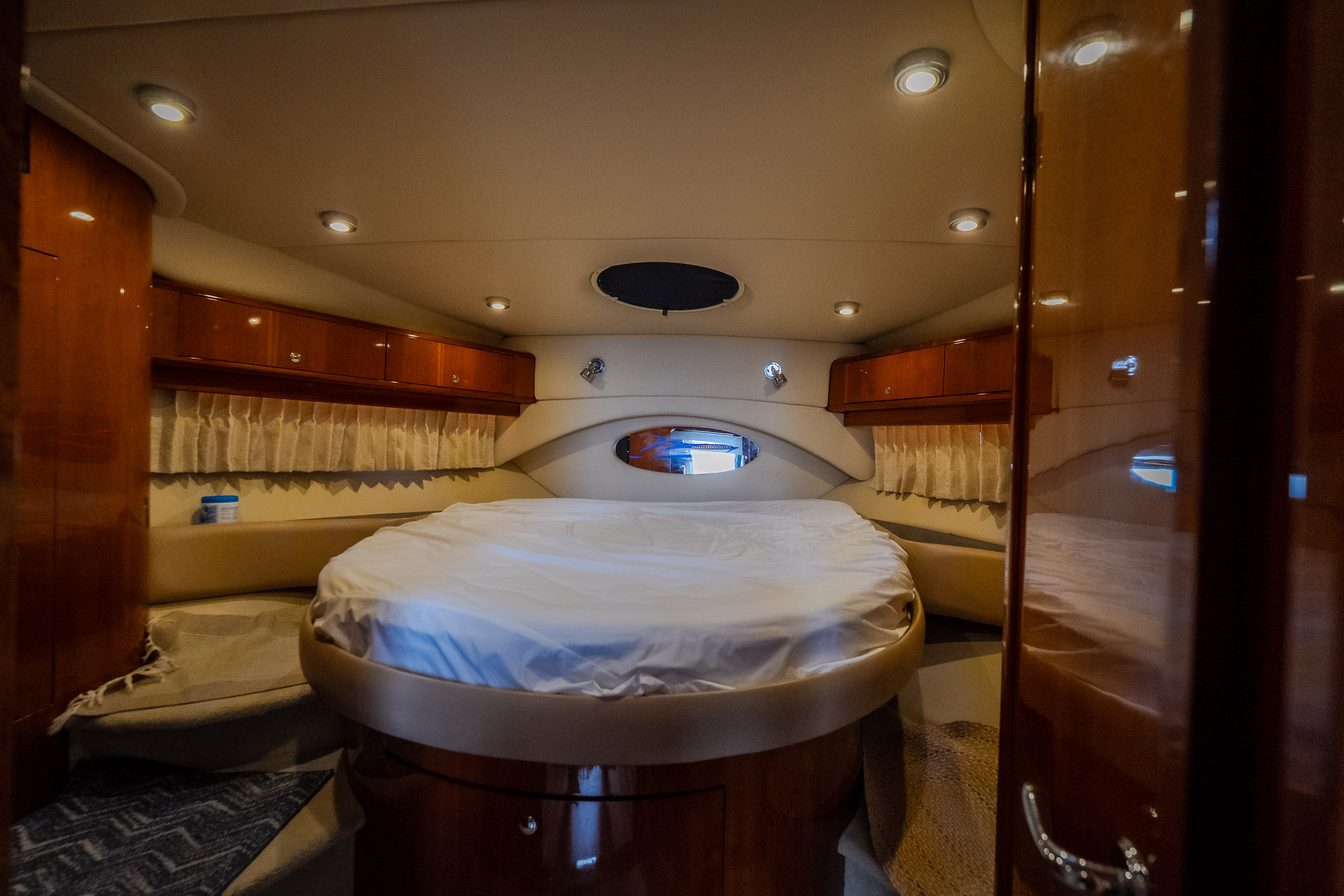 2009 Regal 4460 Express Cruiser - Image 45