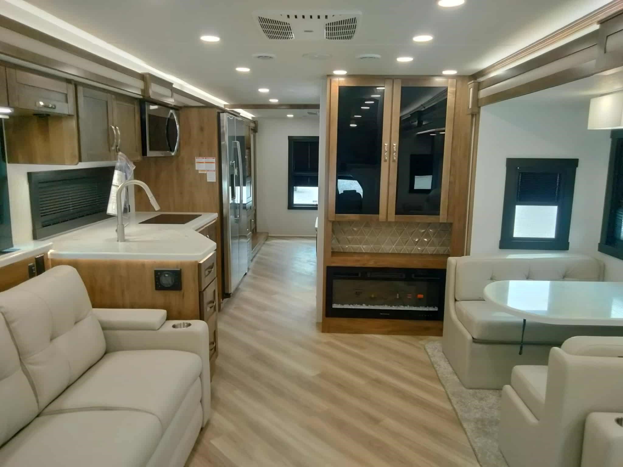 2026 ENTEGRA COACH ACCOLADE 37M - Image 13