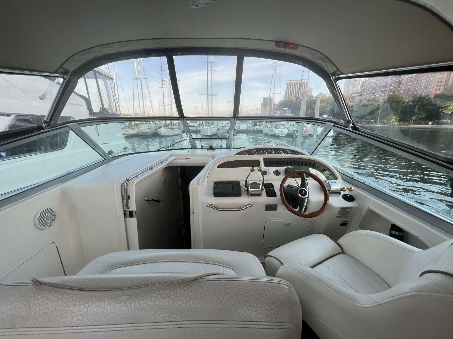 1999 Sea Ray 310 Sundancer - Image 11