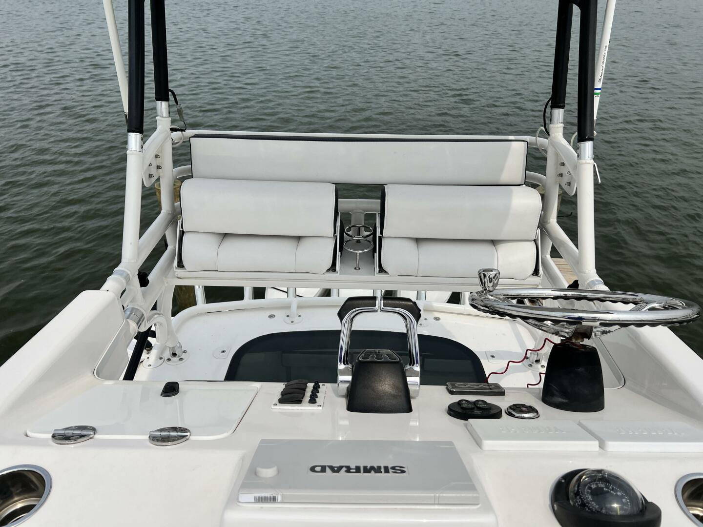 2012 Everglades 350 LX - Image 30