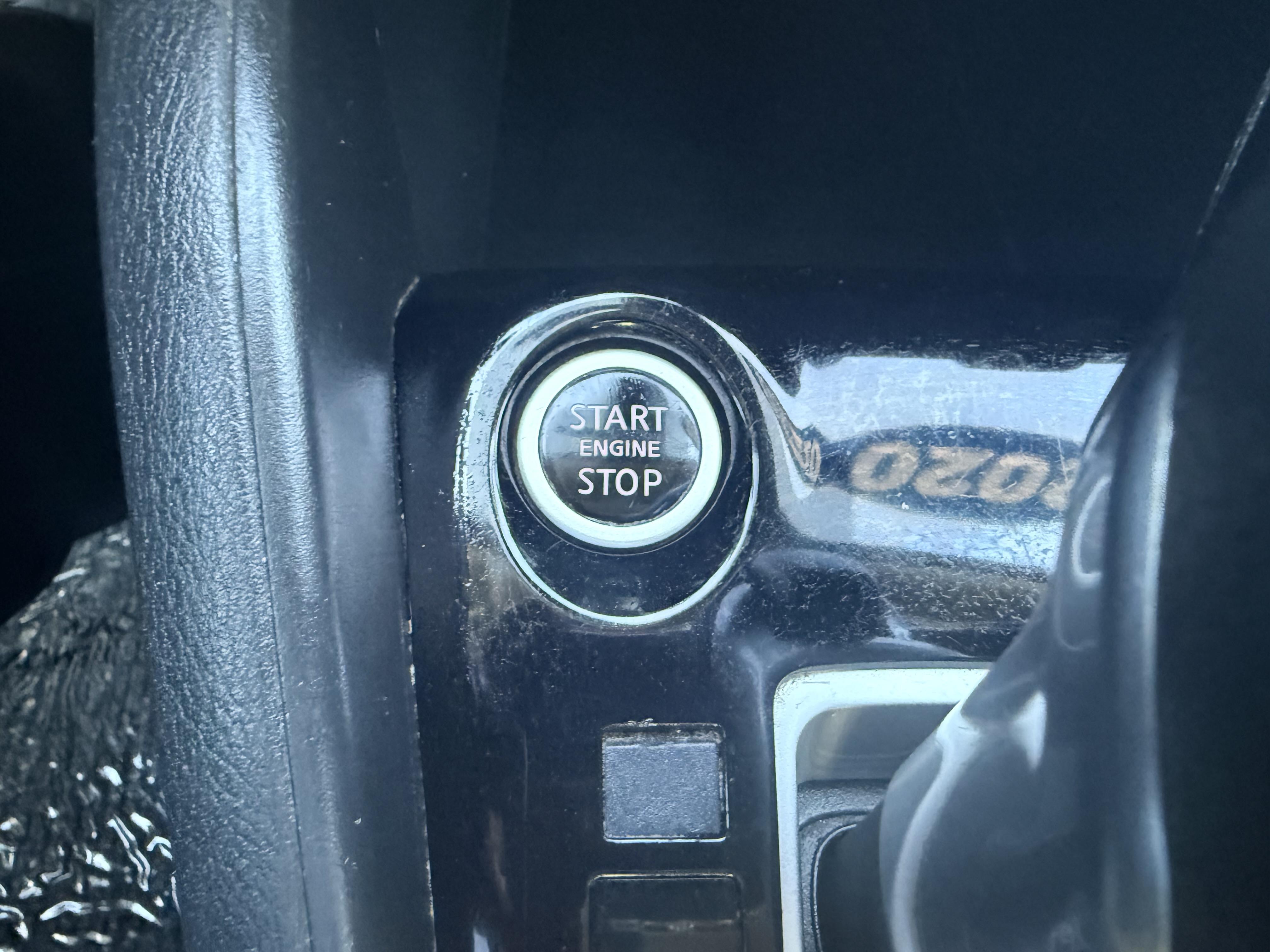 2020 Nissan VERSA Sedan 4D SV I4 - Image 3