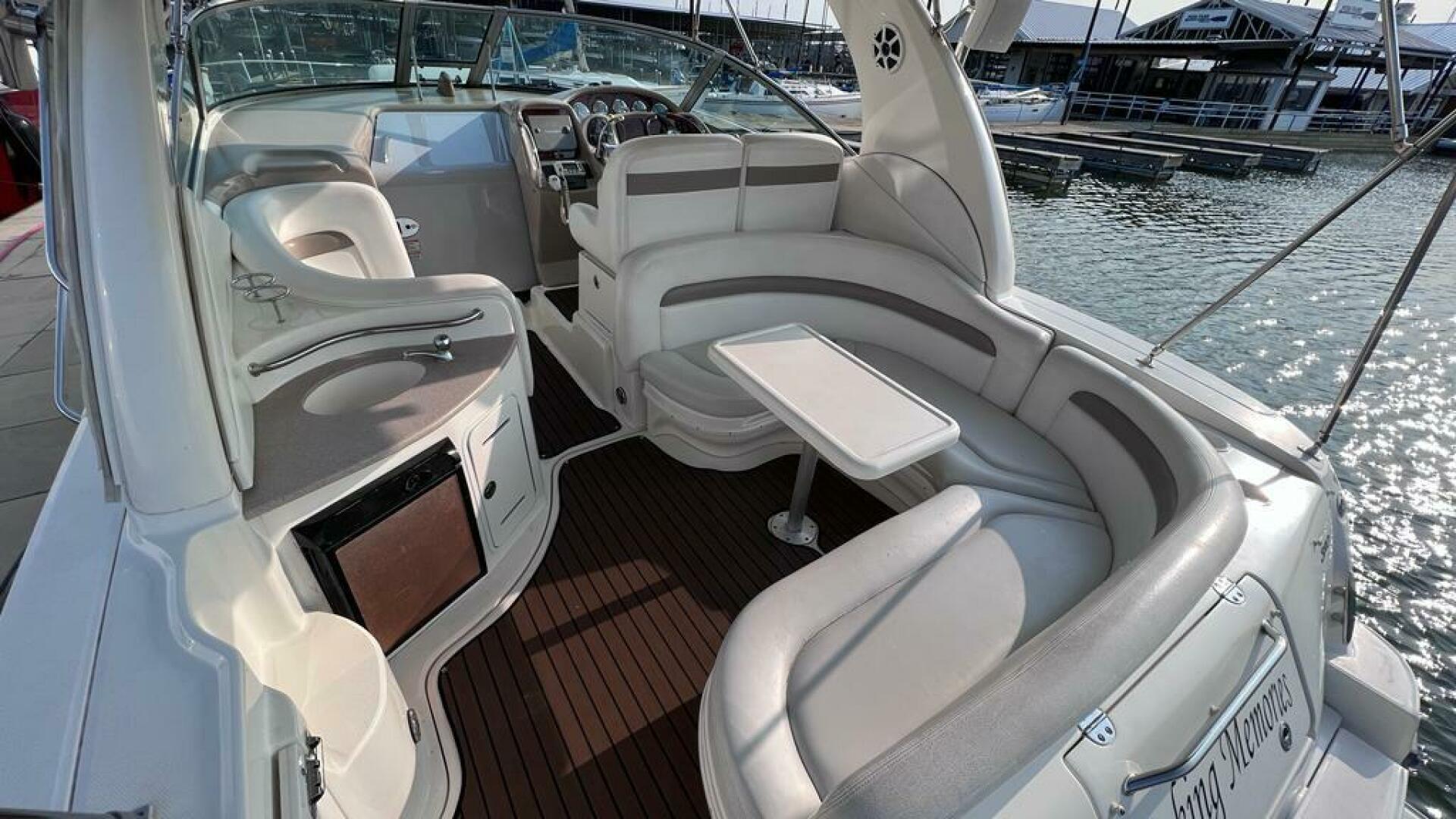 2005 Sea Ray Sundancer 320 - Image 16