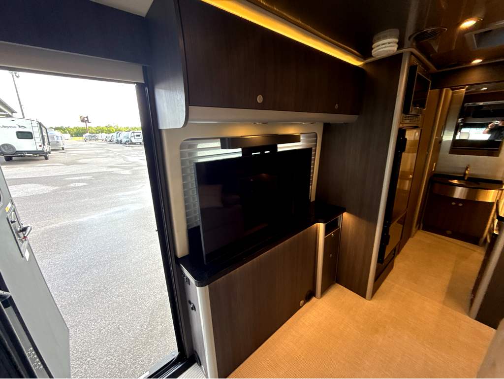 2023 AIRSTREAM ATLAS - Image 8