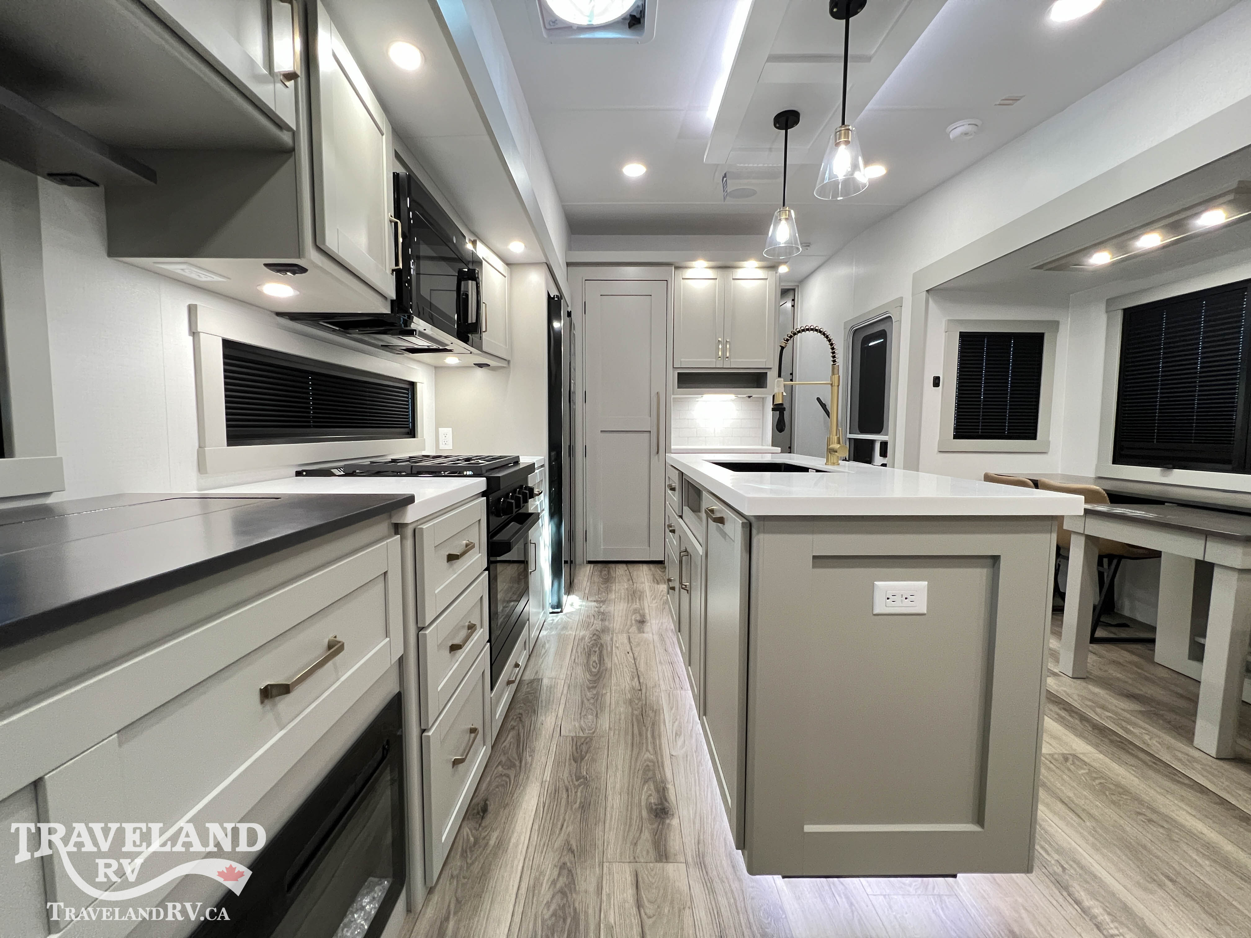 2027 Brinkley RV Model Z 3100 - Image 19