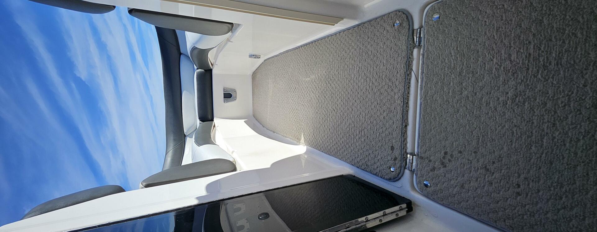 2010 Regal 2700 - Image 22