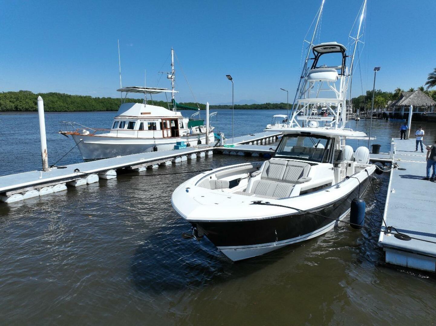 2022 PURSUIT S 428 Sport Base - Image 8