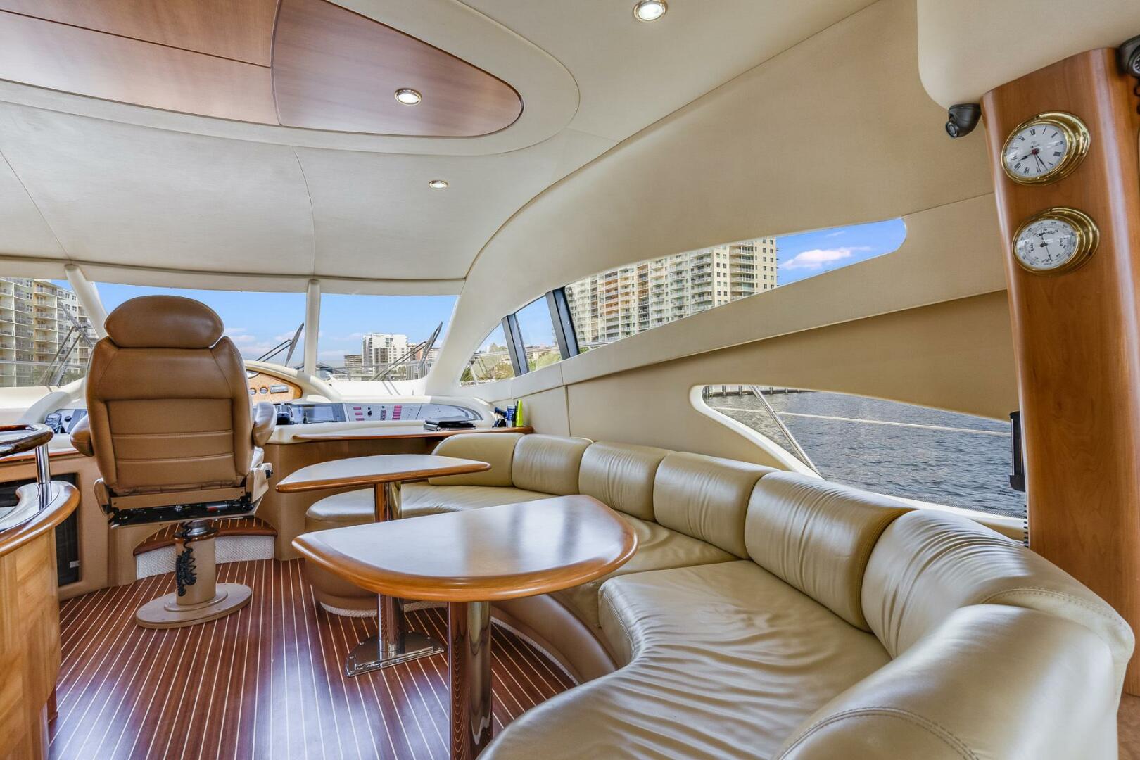 2009 Azimut 62E - Image 25