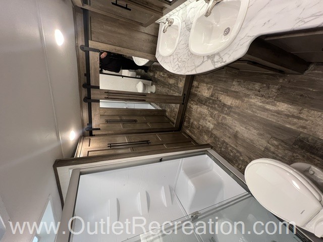 2022 Forest River Sabre 37FBT - Image 15