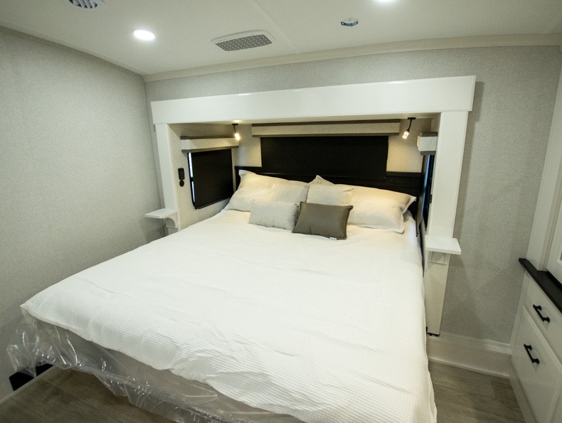 2026 Jayco Pinnacle 32RLTS - Image 23