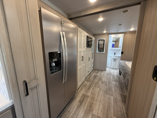2027 Thor Motor Coach Inception 38DX - Image 13