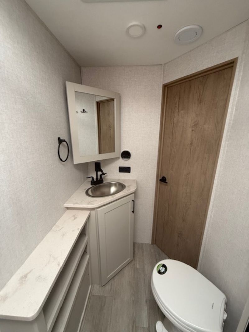 2027 Ember RV Touring Edition 2200ETL - Image 10