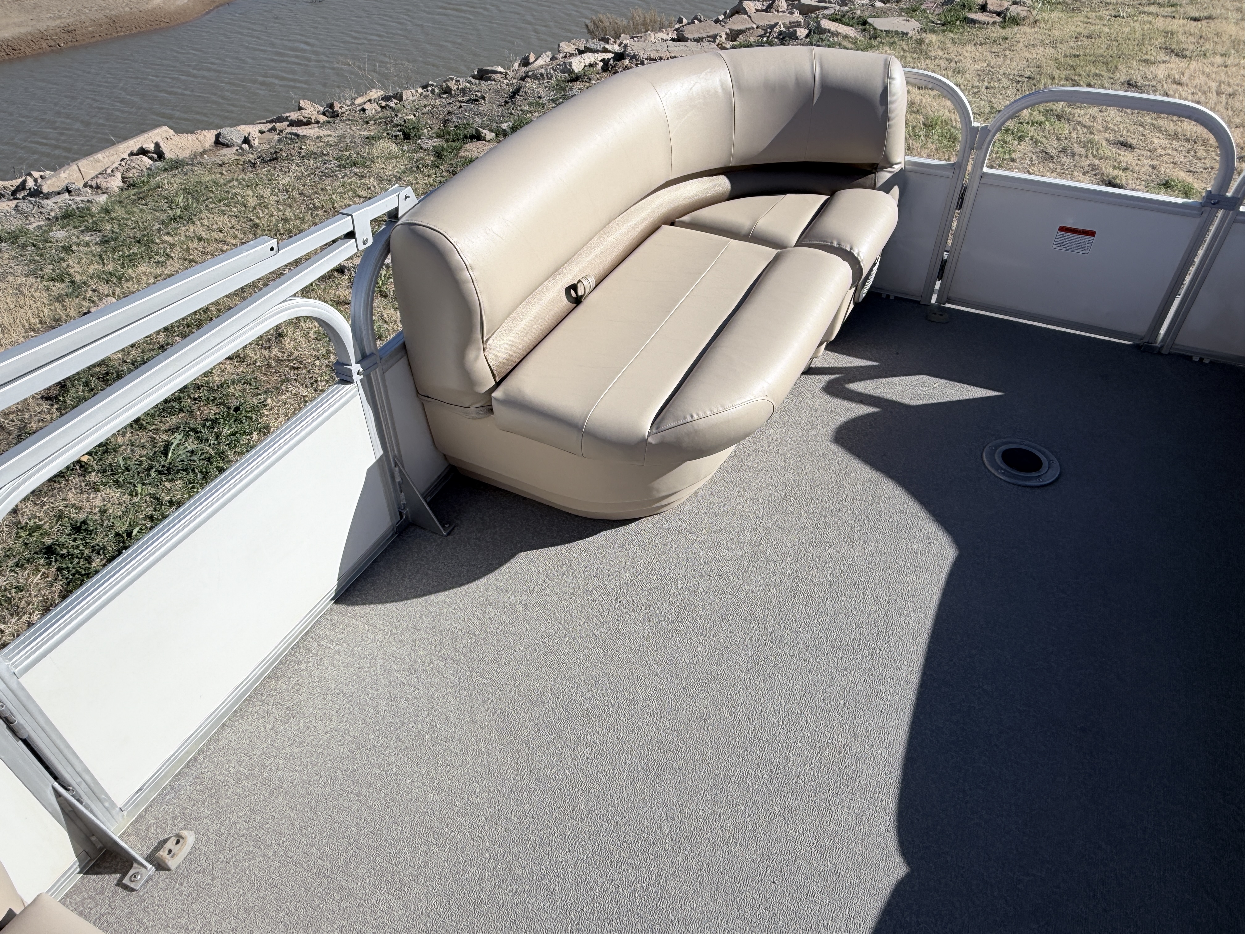 2017 TRACKER 2016 PARTY BARGE 22 DLX - Image 14
