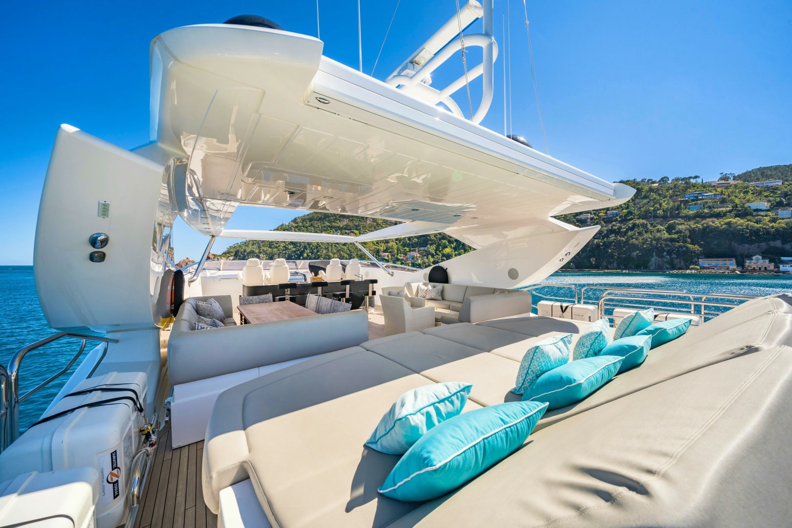 2014 Sunseeker Sunseeker 115 Sport Yacht - Image 10