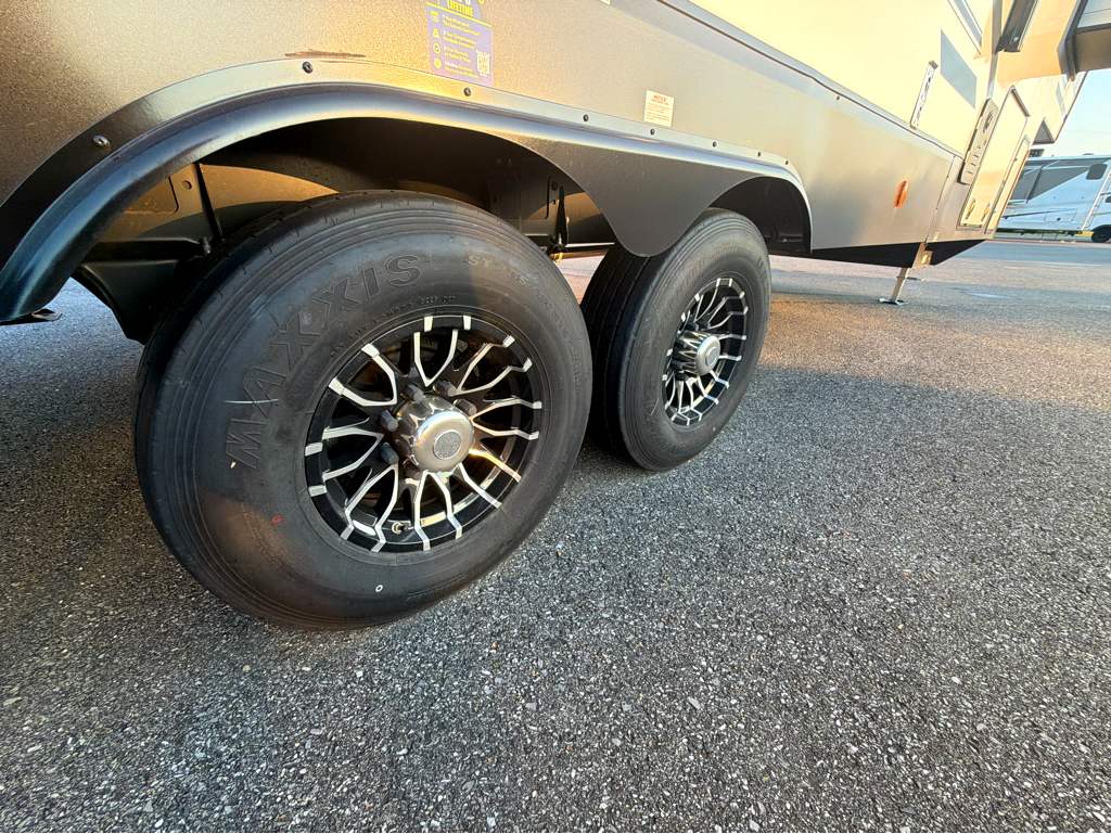 2027 VENTURE RV SPORTTREK 312VTB - Image 12