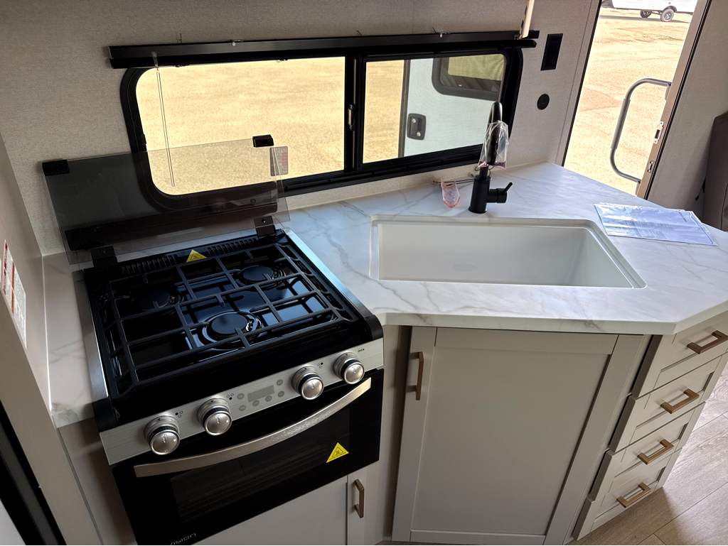 2027 JAYCO JAY FLIGHT 262RLS - Image 12