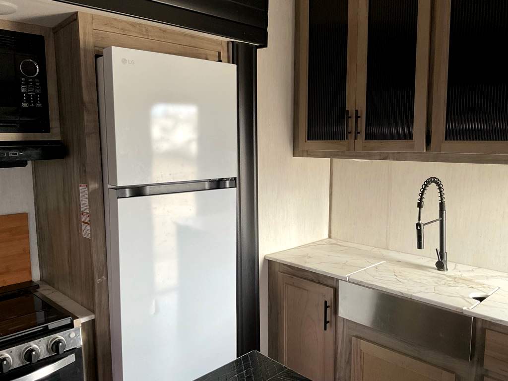 2022 FOREST RIVER ARTICWOLF M-3880 SUITE - Image 14