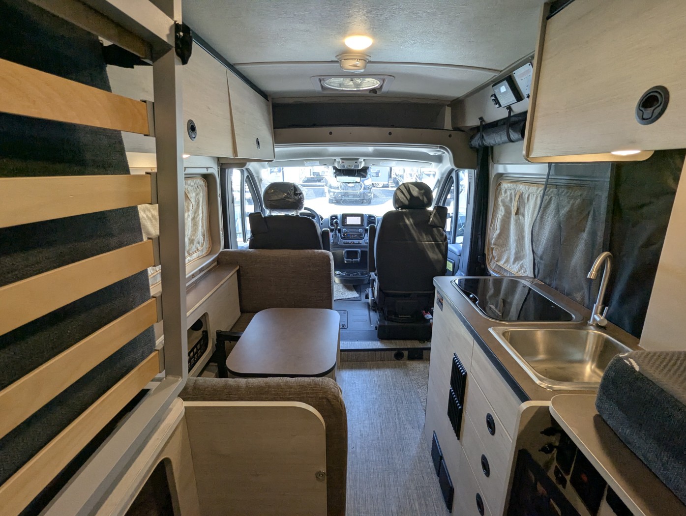 2026 Winnebago Solis Pocket 36A - Image 22