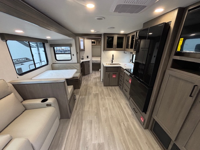 2026 Grand Design Transcend 305BHT - Image 14