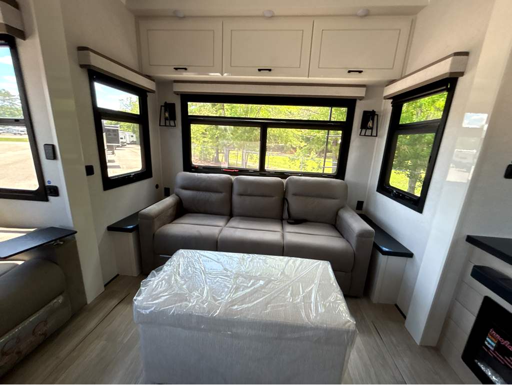 2026 JAYCO PINNACLE 36FBTS - Image 10