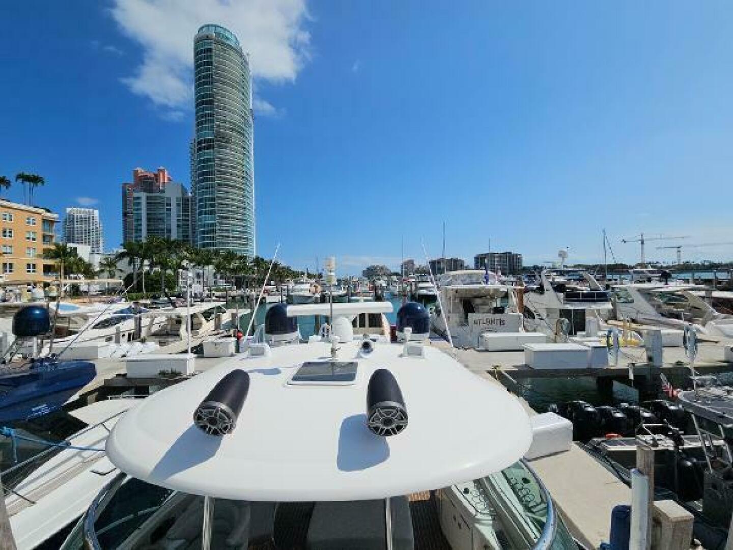 2005 Sea Ray 500 Sundancer - Image 4