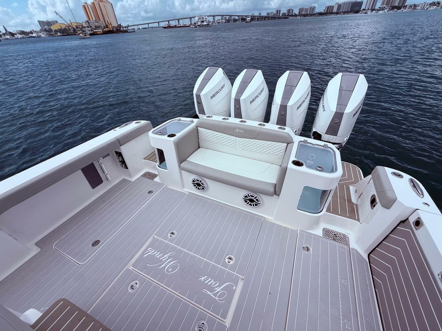 2006 Carver 43 Motor Yacht - Image 91