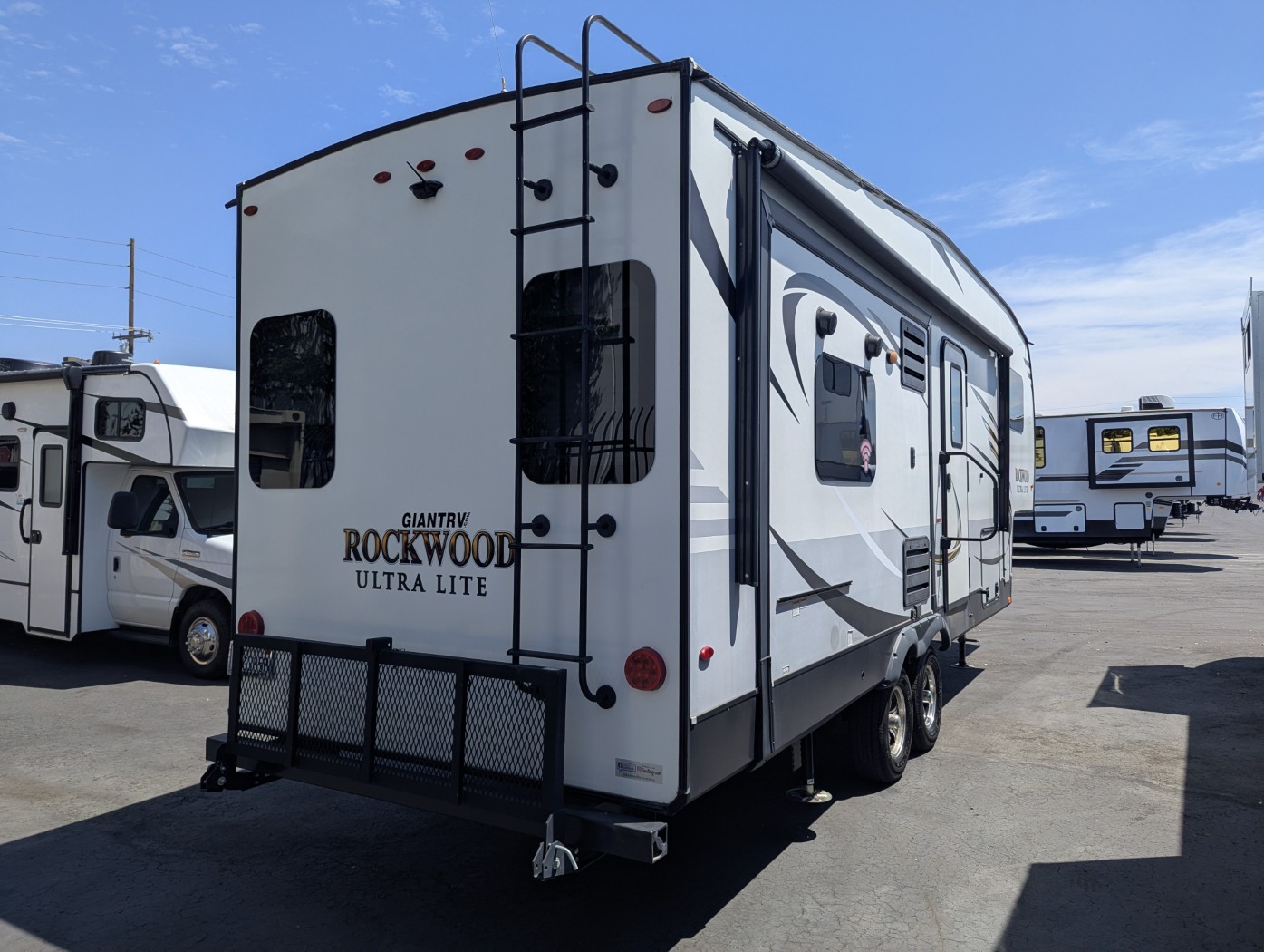 2020 Forest River Rockwood Ultra Lite 2650WS - Image 7