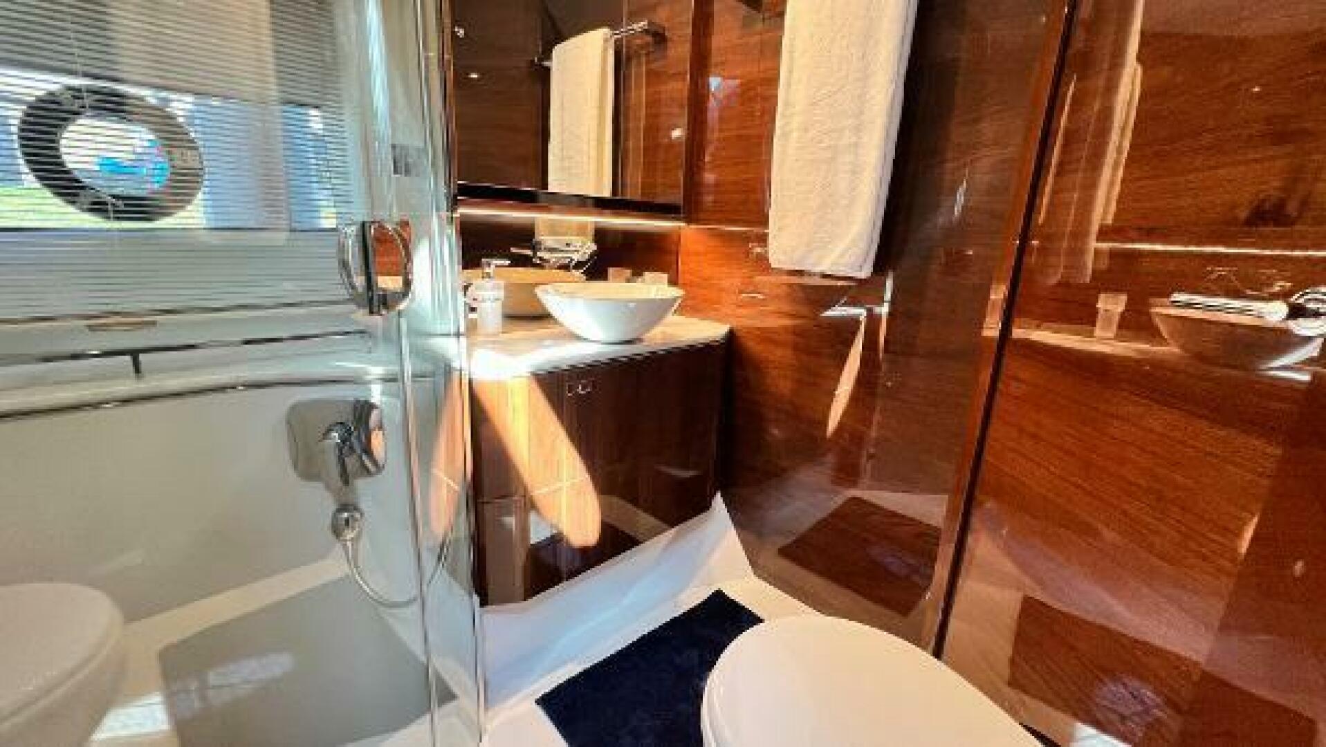 2019 Princess F62 - Image 61