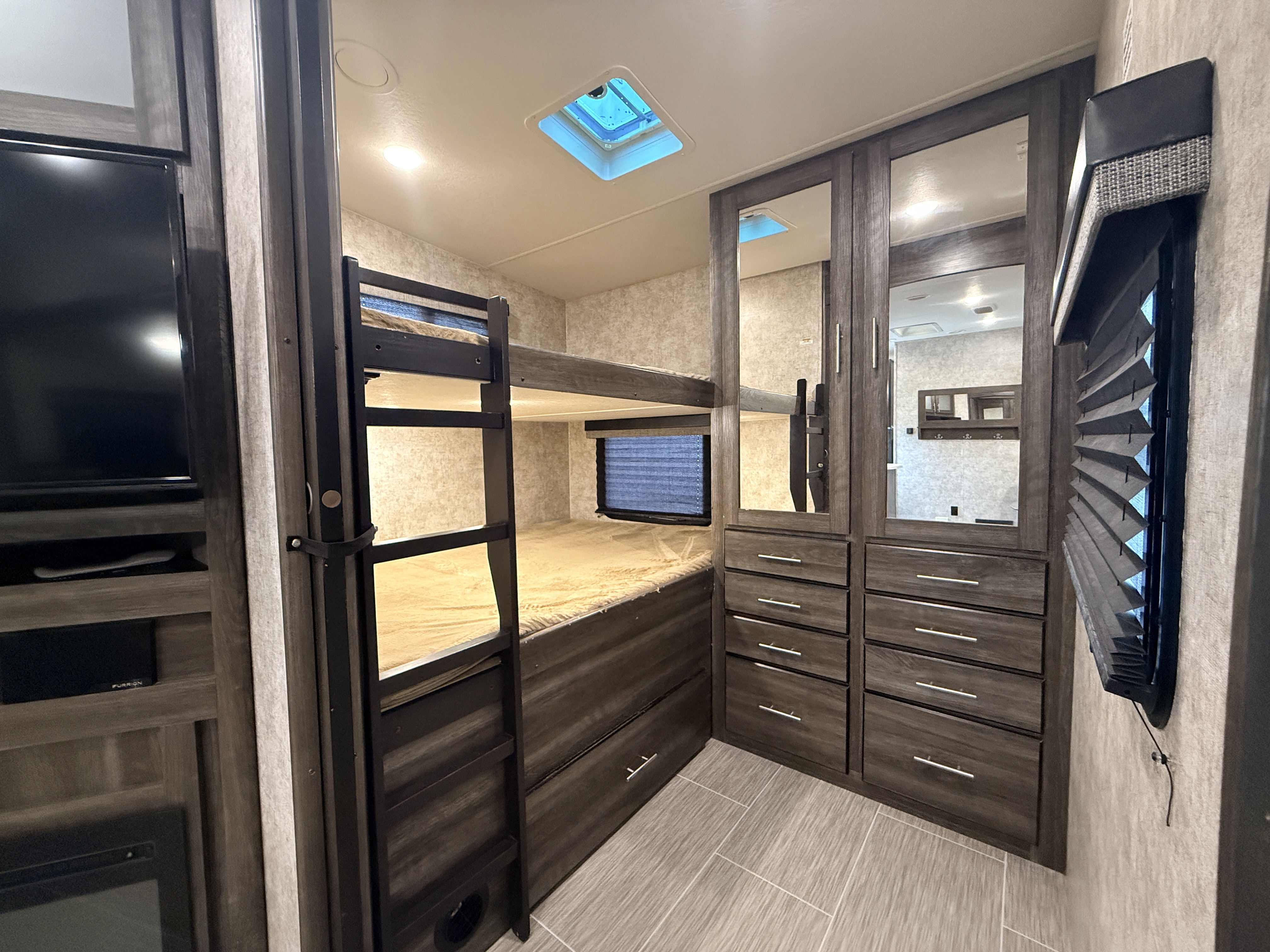 2019 Highland Ridge Mesa Ridge Lite MF2950BH - Image 16