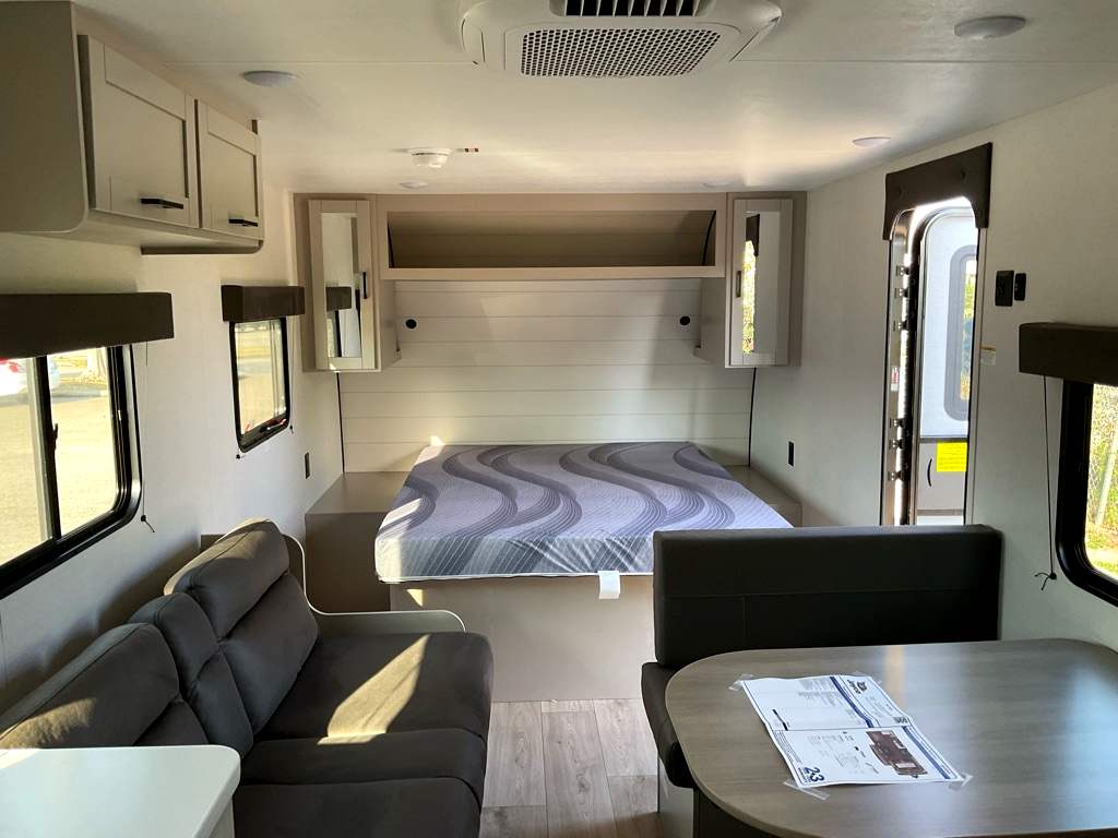 2027 JAYCO Jay Flight 250BH - Image 8